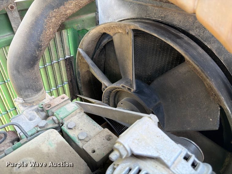 image for item EX4589 2000 John Deere 6605 tractor