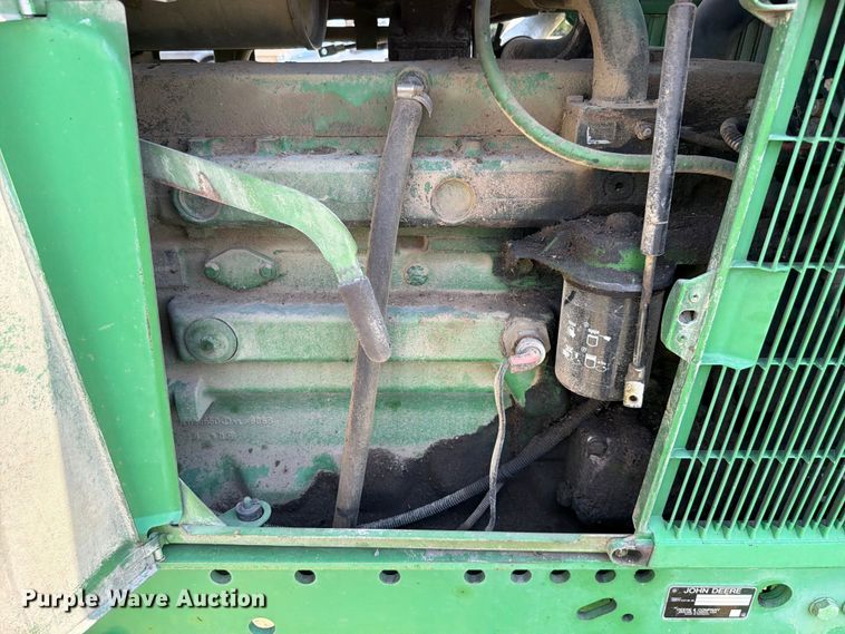 image for item EX4589 2000 John Deere 6605 tractor