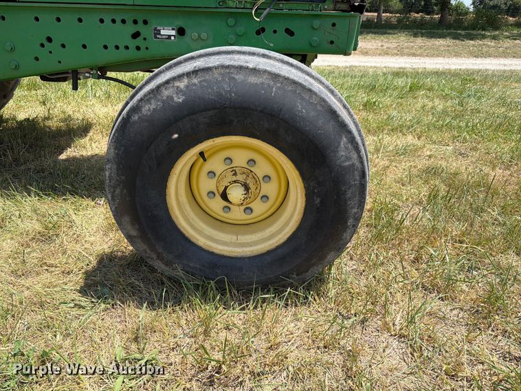 image for item EX4589 2000 John Deere 6605 tractor