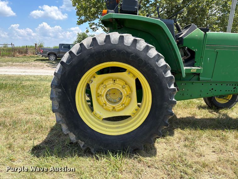 image for item EX4589 2000 John Deere 6605 tractor