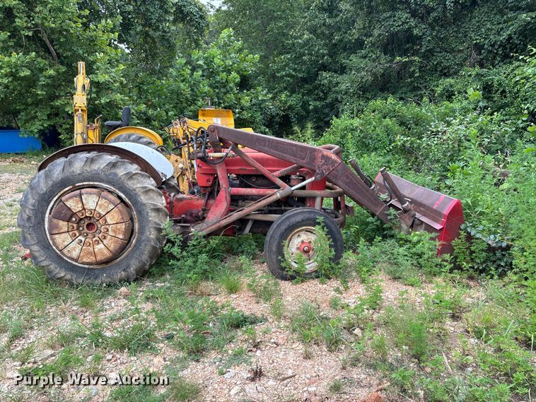 image for item FC1909 Ford tractor