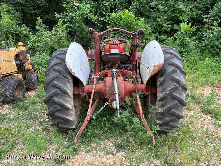 image for item FC1909 Ford tractor