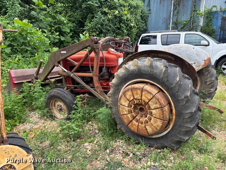 image for item FC1909 Ford tractor
