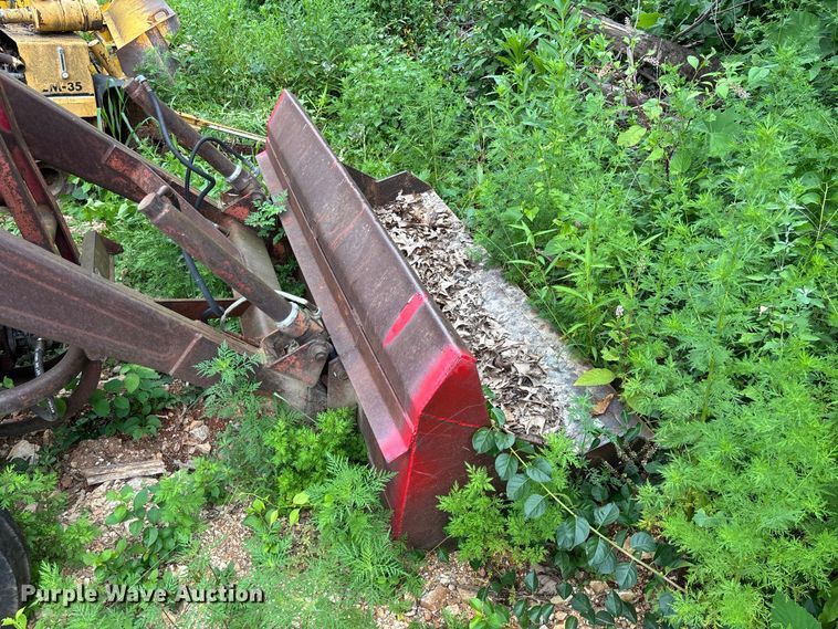 image for item FC1909 Ford tractor