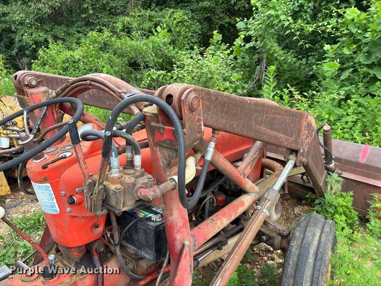 image for item FC1909 Ford tractor