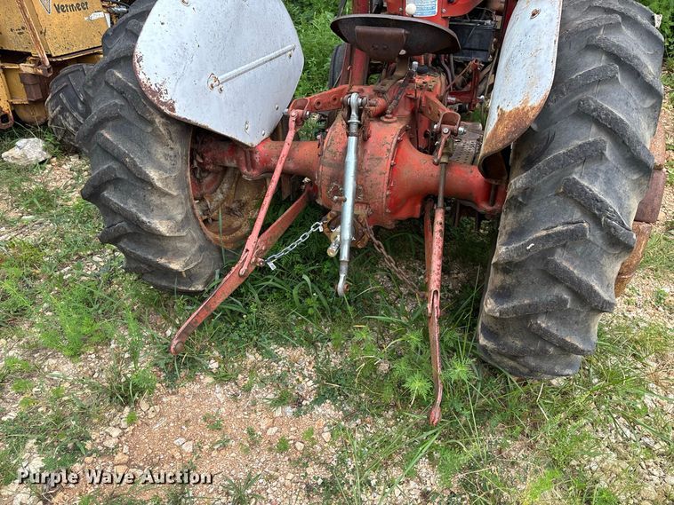 image for item FC1909 Ford tractor