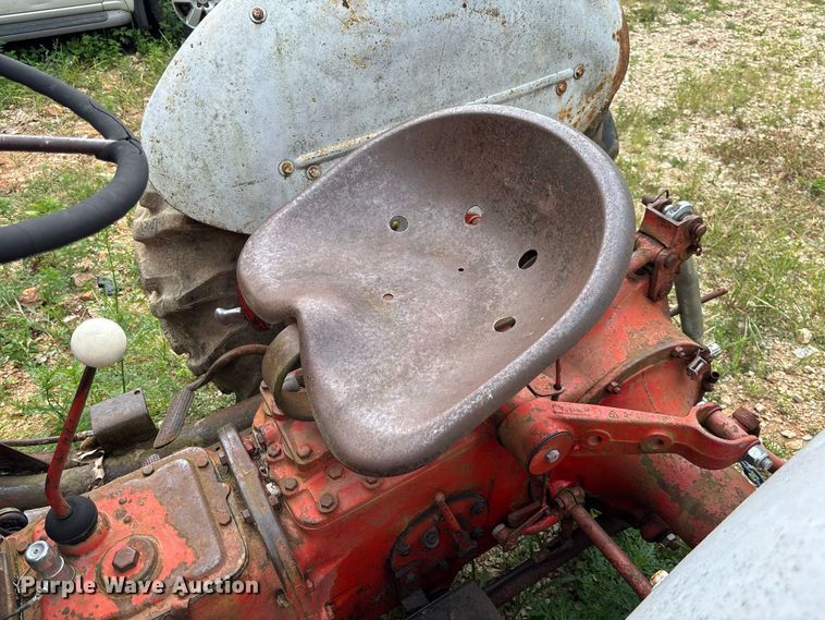 image for item FC1909 Ford tractor