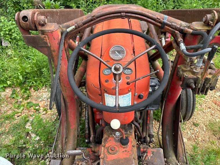 image for item FC1909 Ford tractor