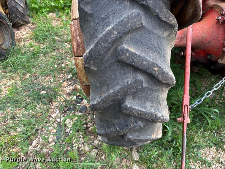 image for item FC1909 Ford tractor