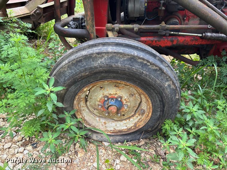 image for item FC1909 Ford tractor