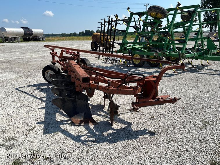 image for item FC1911 International 540 four bottom plow