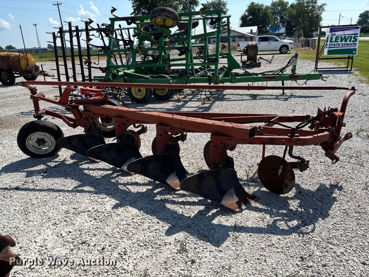 image for item FC1911 International 540 four bottom plow