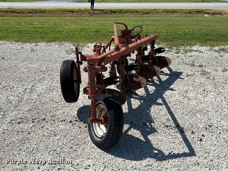 image for item FC1911 International 540 four bottom plow