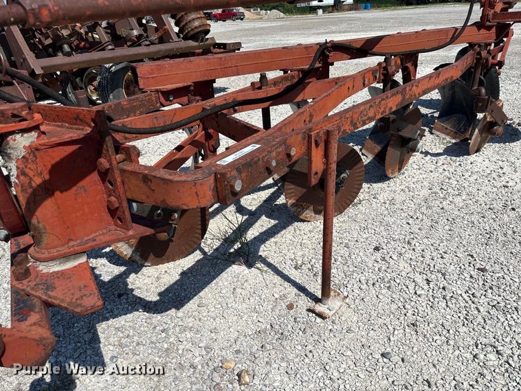 image for item FC1911 International 540 four bottom plow