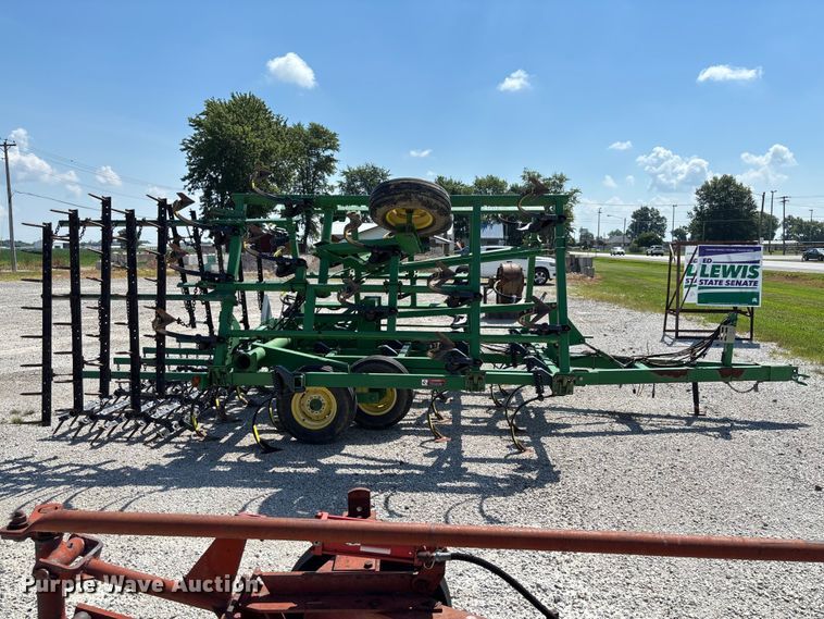 image for item FC1912 John Deere 980 field cultivator
