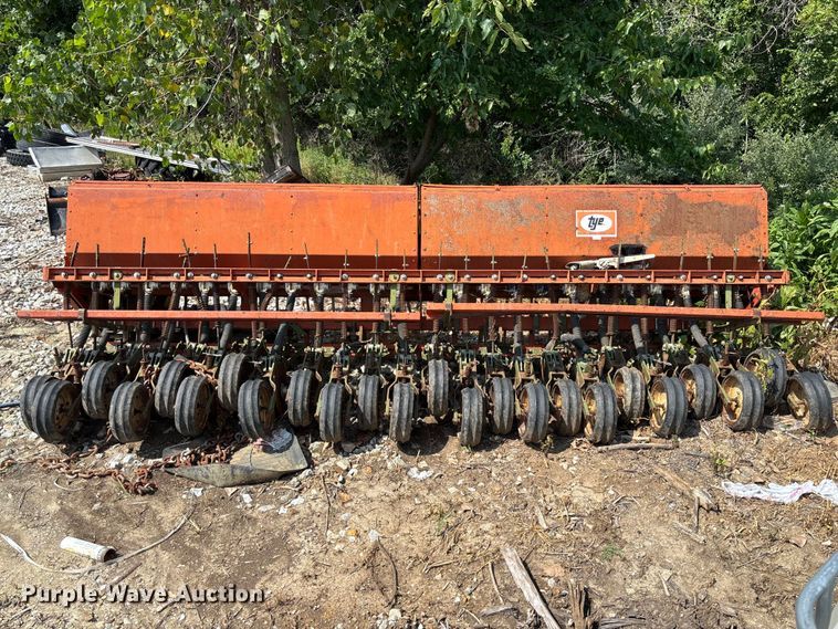 image for item FC1965 Tye grain drill