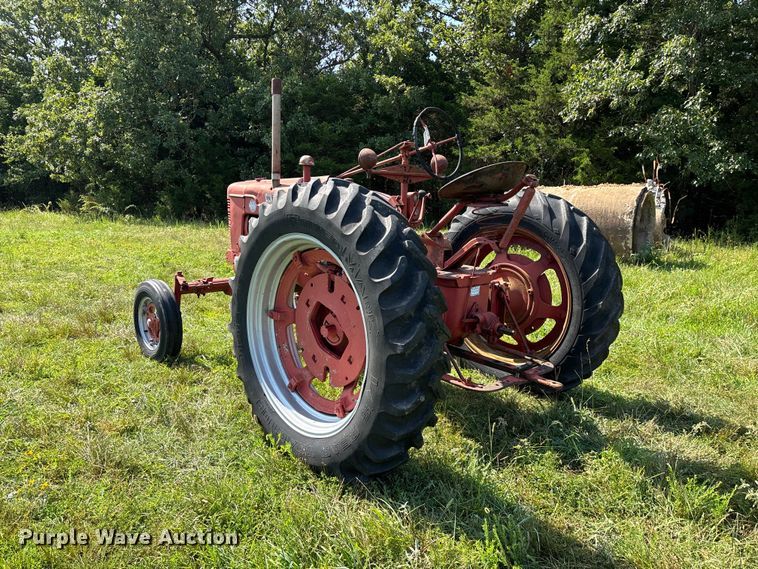 image for item FG0540 1951 International Harvester Farmall H tractor