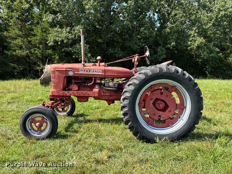 image for item FG0540 1951 International Harvester Farmall H tractor