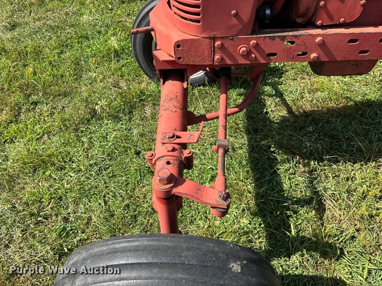 image for item FG0540 1951 International Harvester Farmall H tractor