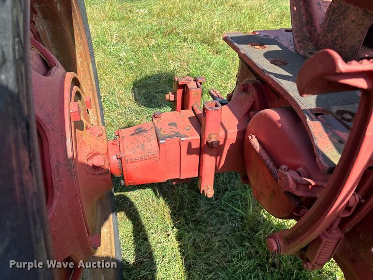 image for item FG0540 1951 International Harvester Farmall H tractor