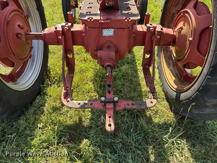 image for item FG0540 1951 International Harvester Farmall H tractor