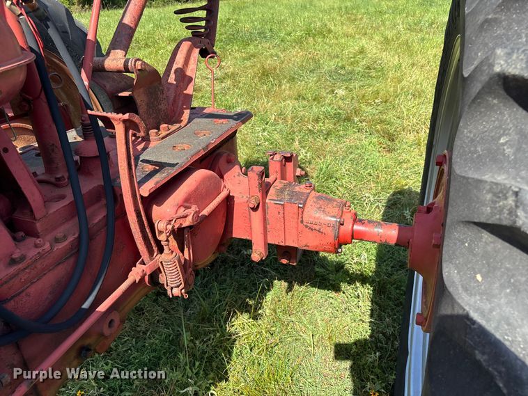 image for item FG0540 1951 International Harvester Farmall H tractor