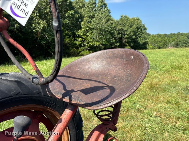 image for item FG0540 1951 International Harvester Farmall H tractor