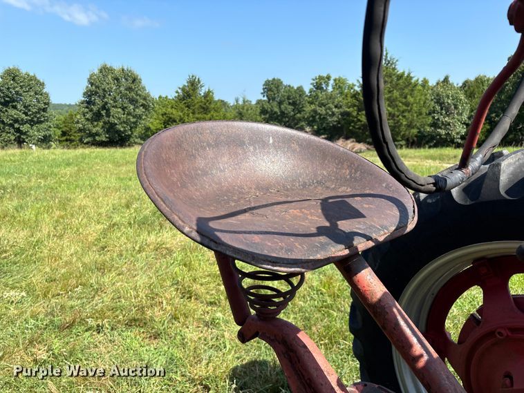 image for item FG0540 1951 International Harvester Farmall H tractor