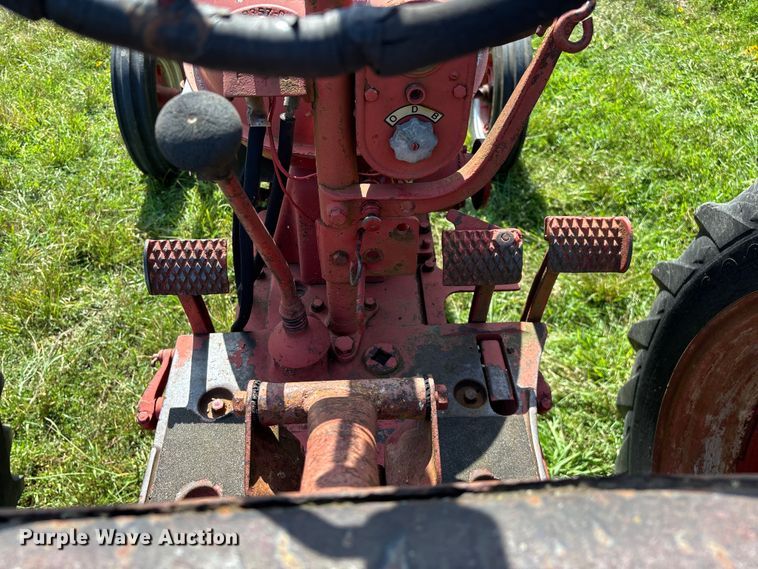 image for item FG0540 1951 International Harvester Farmall H tractor