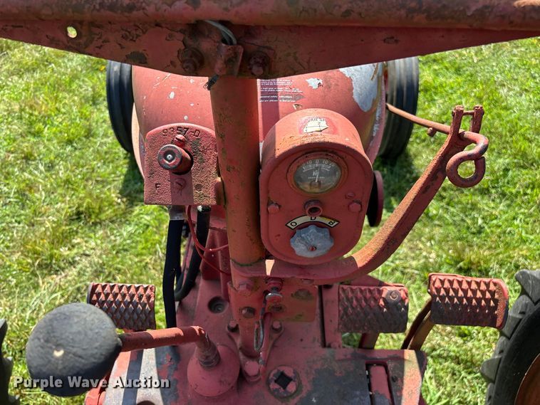 image for item FG0540 1951 International Harvester Farmall H tractor