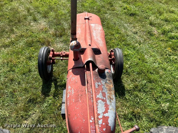 image for item FG0540 1951 International Harvester Farmall H tractor