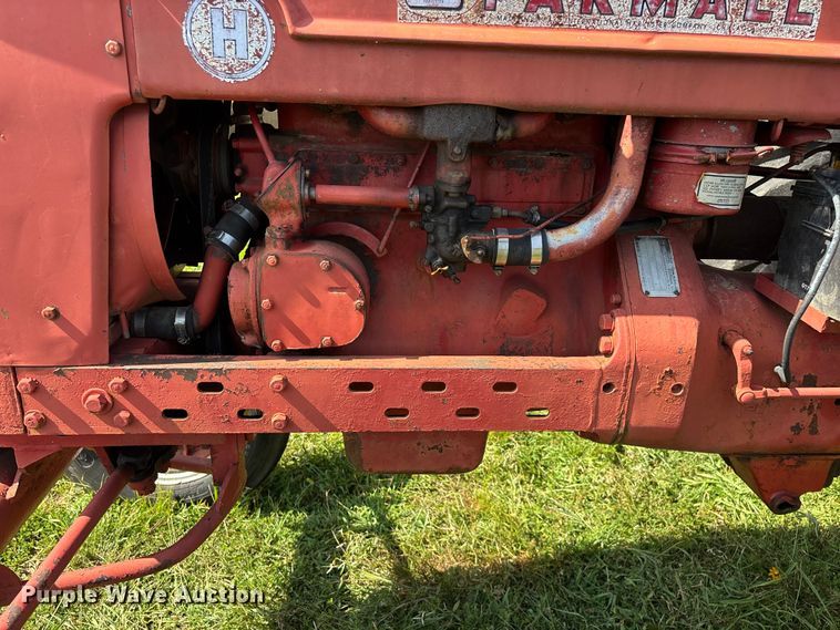 image for item FG0540 1951 International Harvester Farmall H tractor