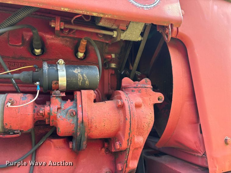 image for item FG0540 1951 International Harvester Farmall H tractor
