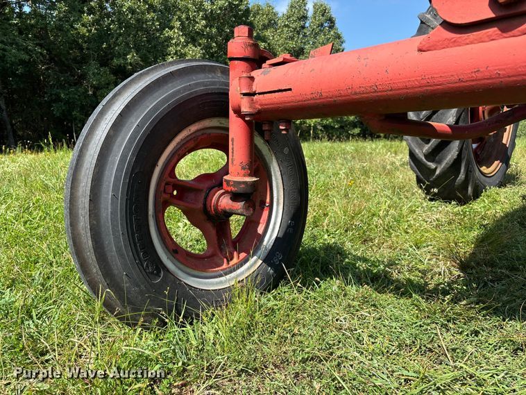 image for item FG0540 1951 International Harvester Farmall H tractor