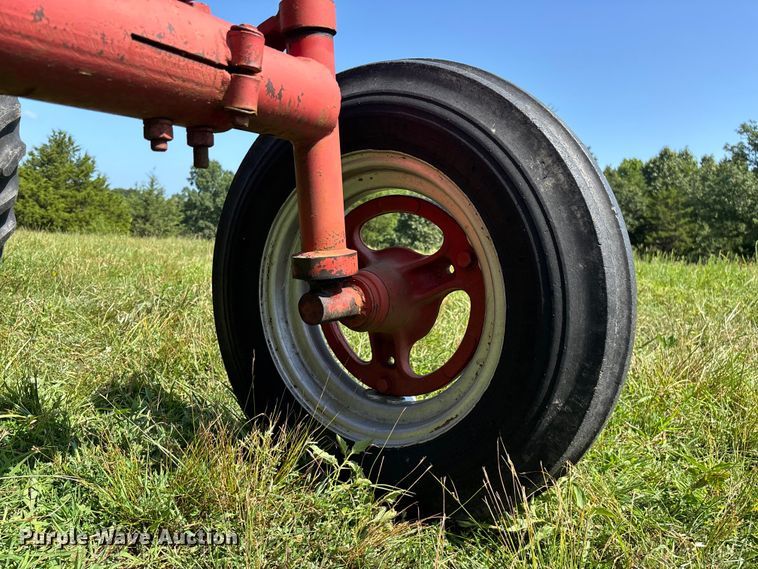 image for item FG0540 1951 International Harvester Farmall H tractor