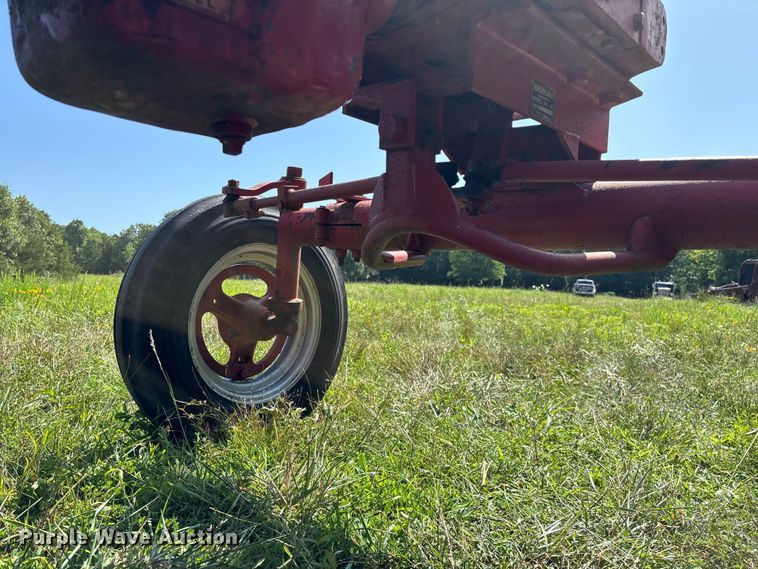 image for item FG0540 1951 International Harvester Farmall H tractor