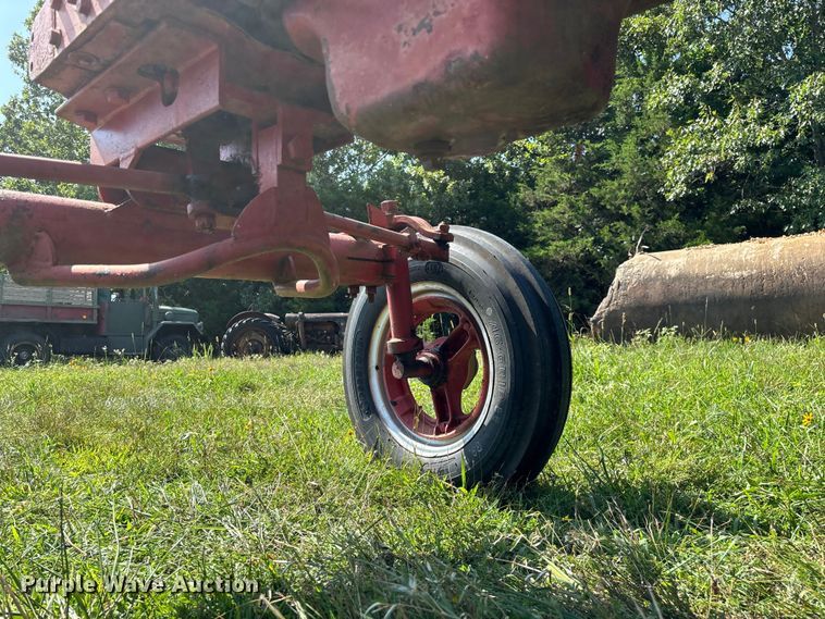 image for item FG0540 1951 International Harvester Farmall H tractor