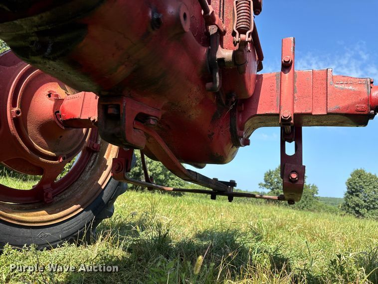 image for item FG0540 1951 International Harvester Farmall H tractor