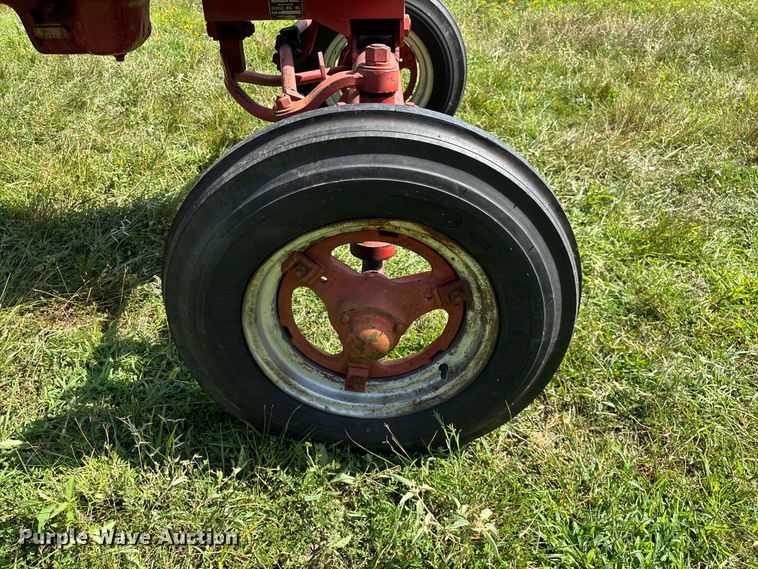 image for item FG0540 1951 International Harvester Farmall H tractor