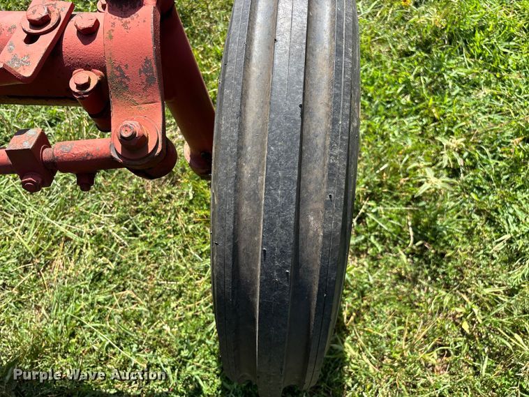 image for item FG0540 1951 International Harvester Farmall H tractor