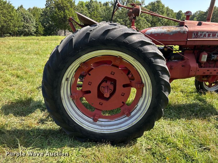 image for item FG0540 1951 International Harvester Farmall H tractor