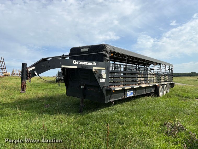 2015 Gooseneck Trailer Mfg. Co. Inc. B781T livestock trailer