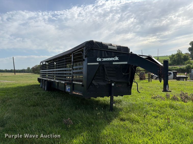 image for item FK3117 2015 Gooseneck Trailer Mfg. Co. Inc. B781T livestock trailer