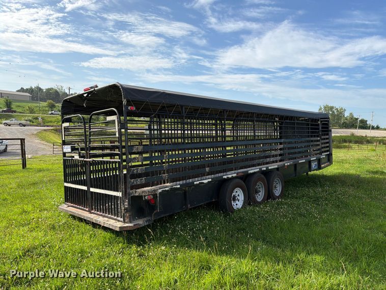 image for item FK3117 2015 Gooseneck Trailer Mfg. Co. Inc. B781T livestock trailer