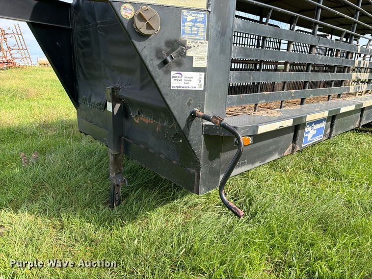 image for item FK3117 2015 Gooseneck Trailer Mfg. Co. Inc. B781T livestock trailer