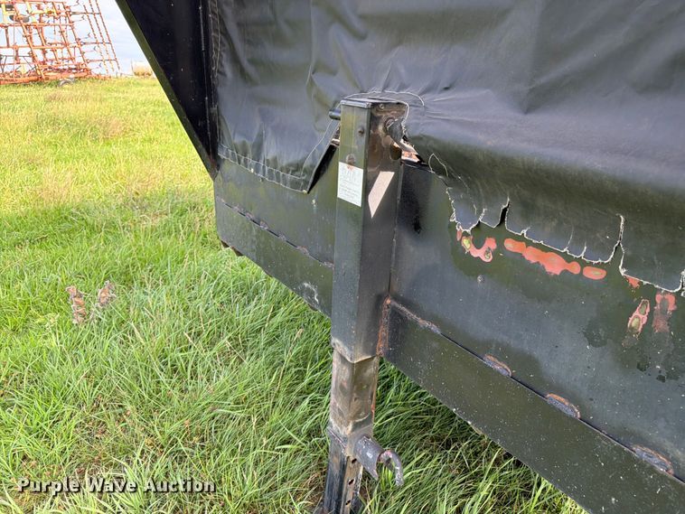 image for item FK3117 2015 Gooseneck Trailer Mfg. Co. Inc. B781T livestock trailer
