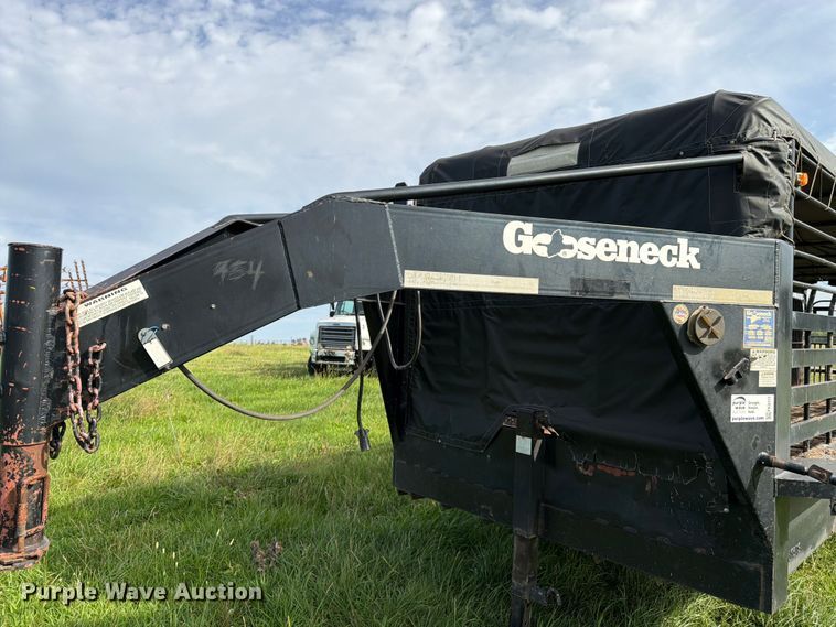 image for item FK3117 2015 Gooseneck Trailer Mfg. Co. Inc. B781T livestock trailer