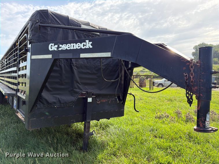 image for item FK3117 2015 Gooseneck Trailer Mfg. Co. Inc. B781T livestock trailer