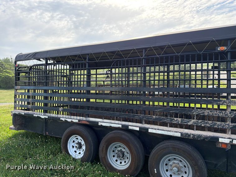image for item FK3117 2015 Gooseneck Trailer Mfg. Co. Inc. B781T livestock trailer
