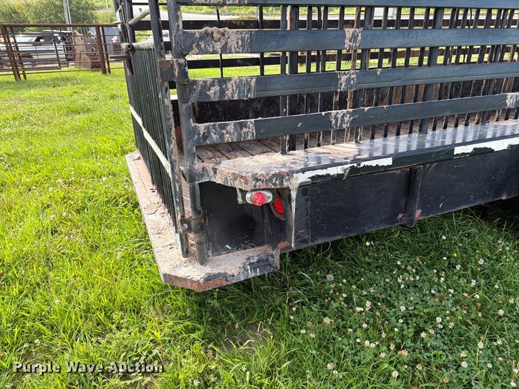 image for item FK3117 2015 Gooseneck Trailer Mfg. Co. Inc. B781T livestock trailer